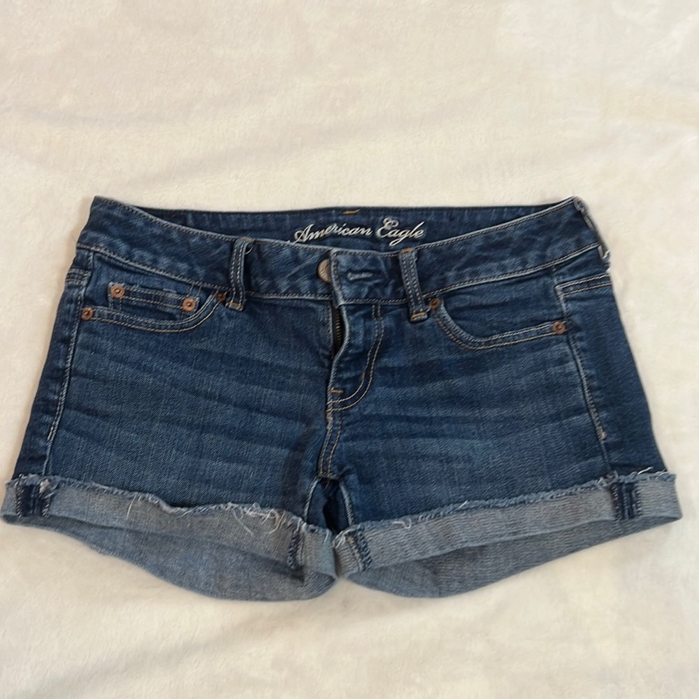 Folded low rise shorts